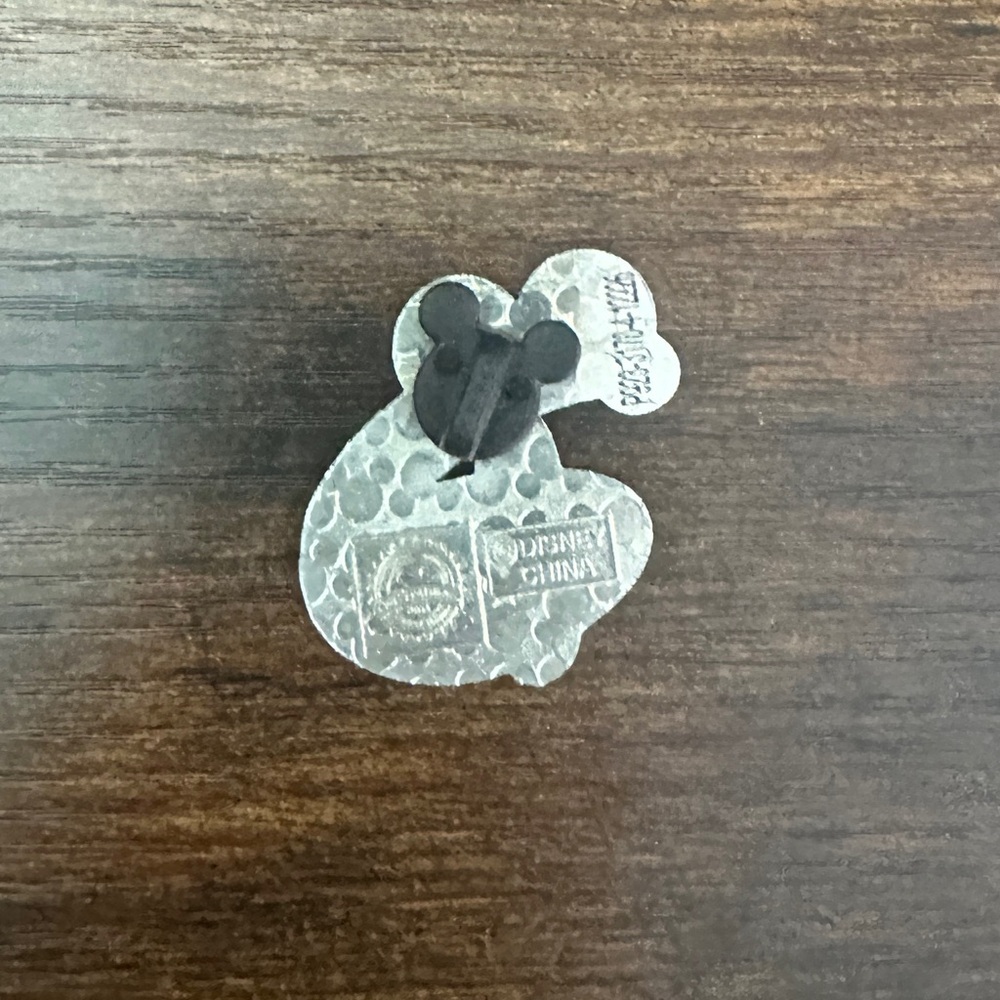 Disney Letter Pin - Picture 2 of 4